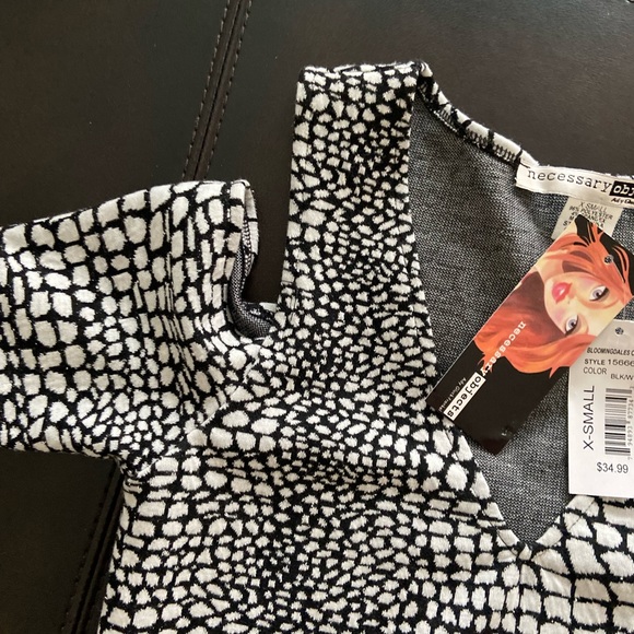 NWT necessary objects short sleeve top with shoulder cut out - Picture 2 of 4